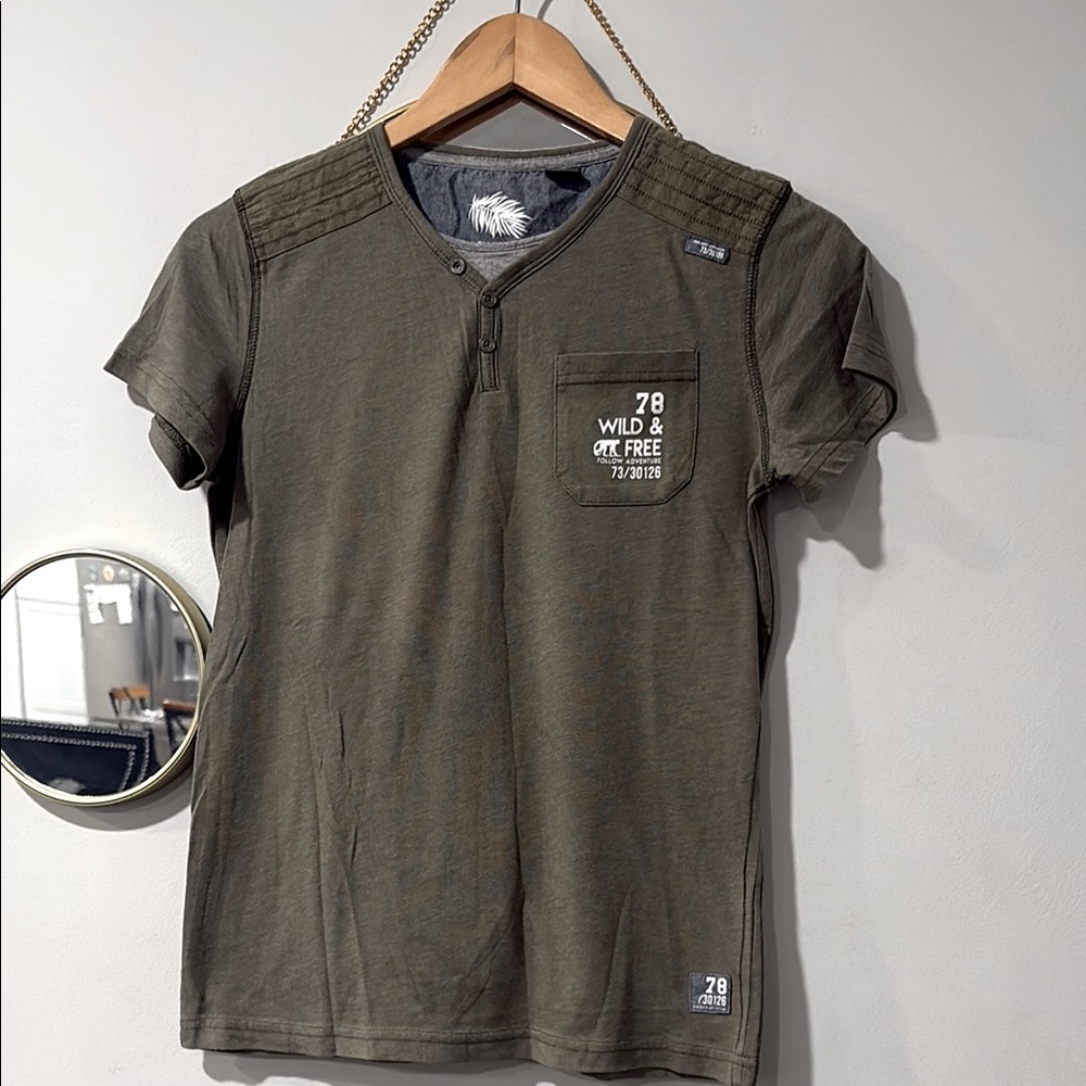 Boys Top Size Large